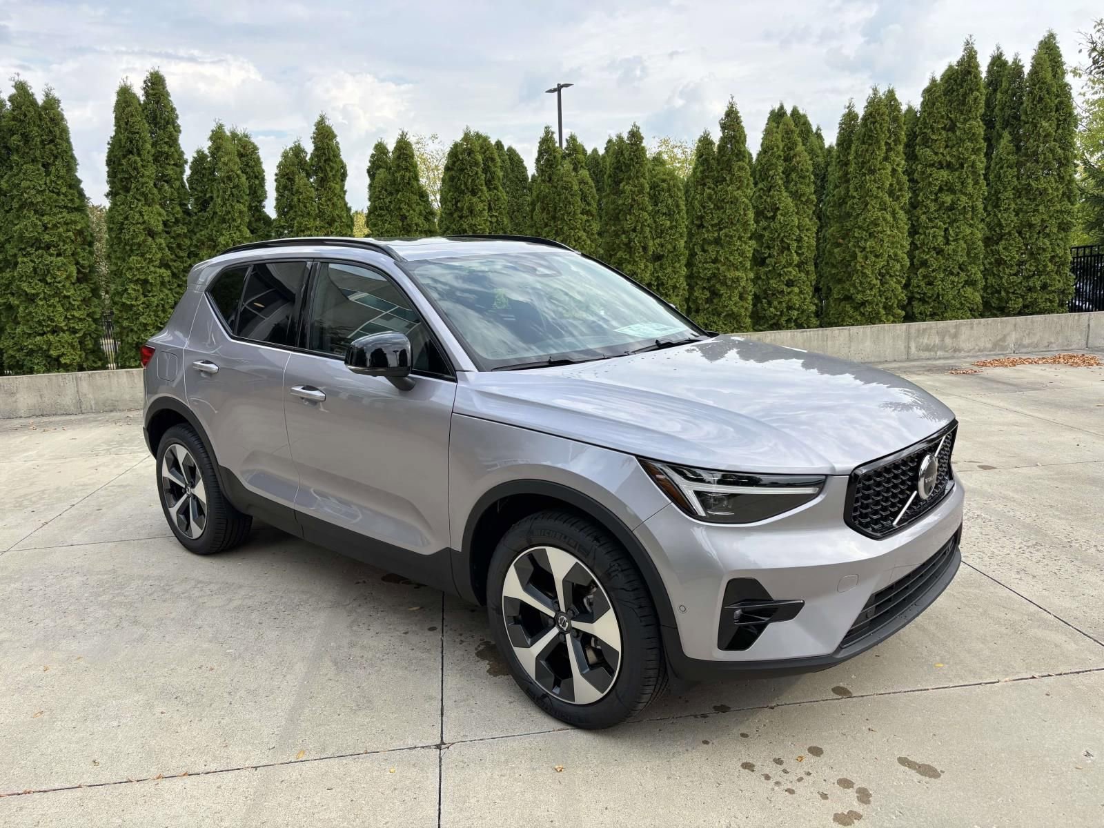 2026 Volvo Xc40 B5 Plus