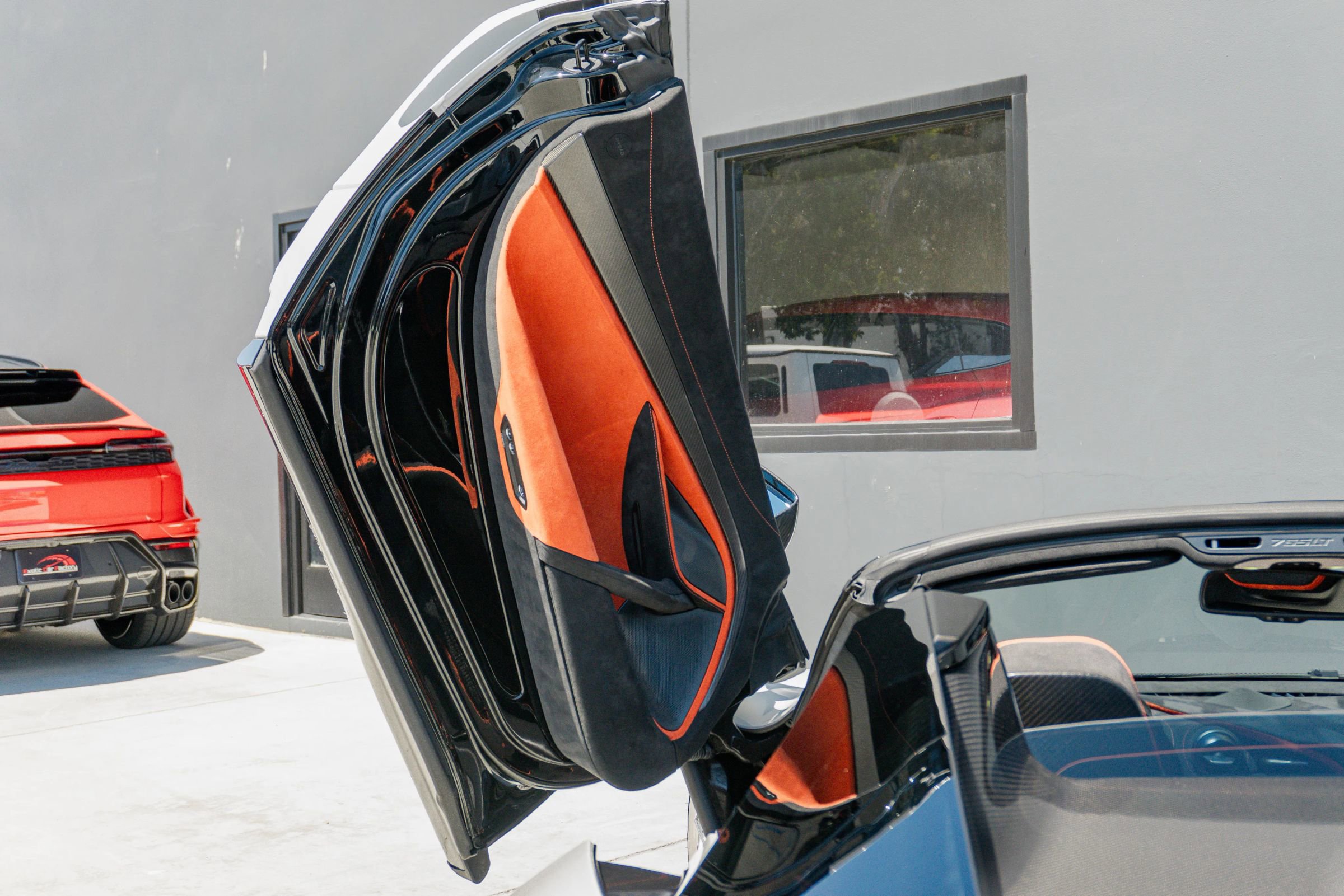 Used 2022 McLaren 765LT photo 78