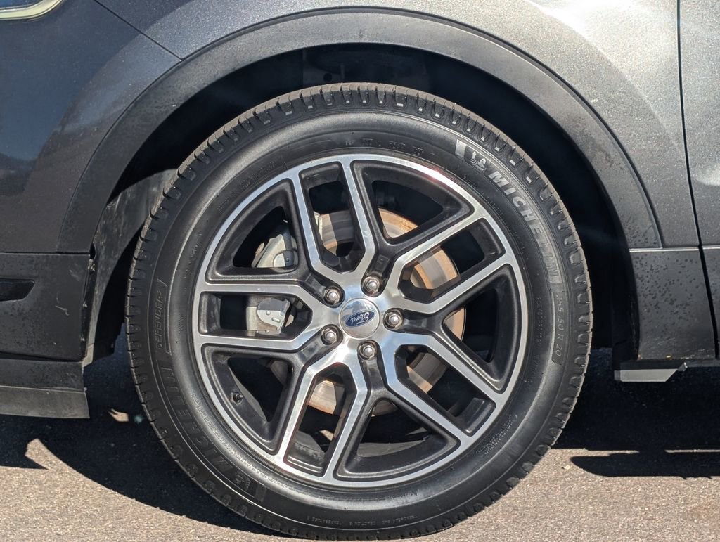 2019 Ford Explorer Sport