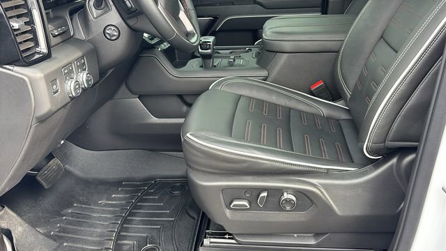 2025 GMC Sierra 1500 AT4X