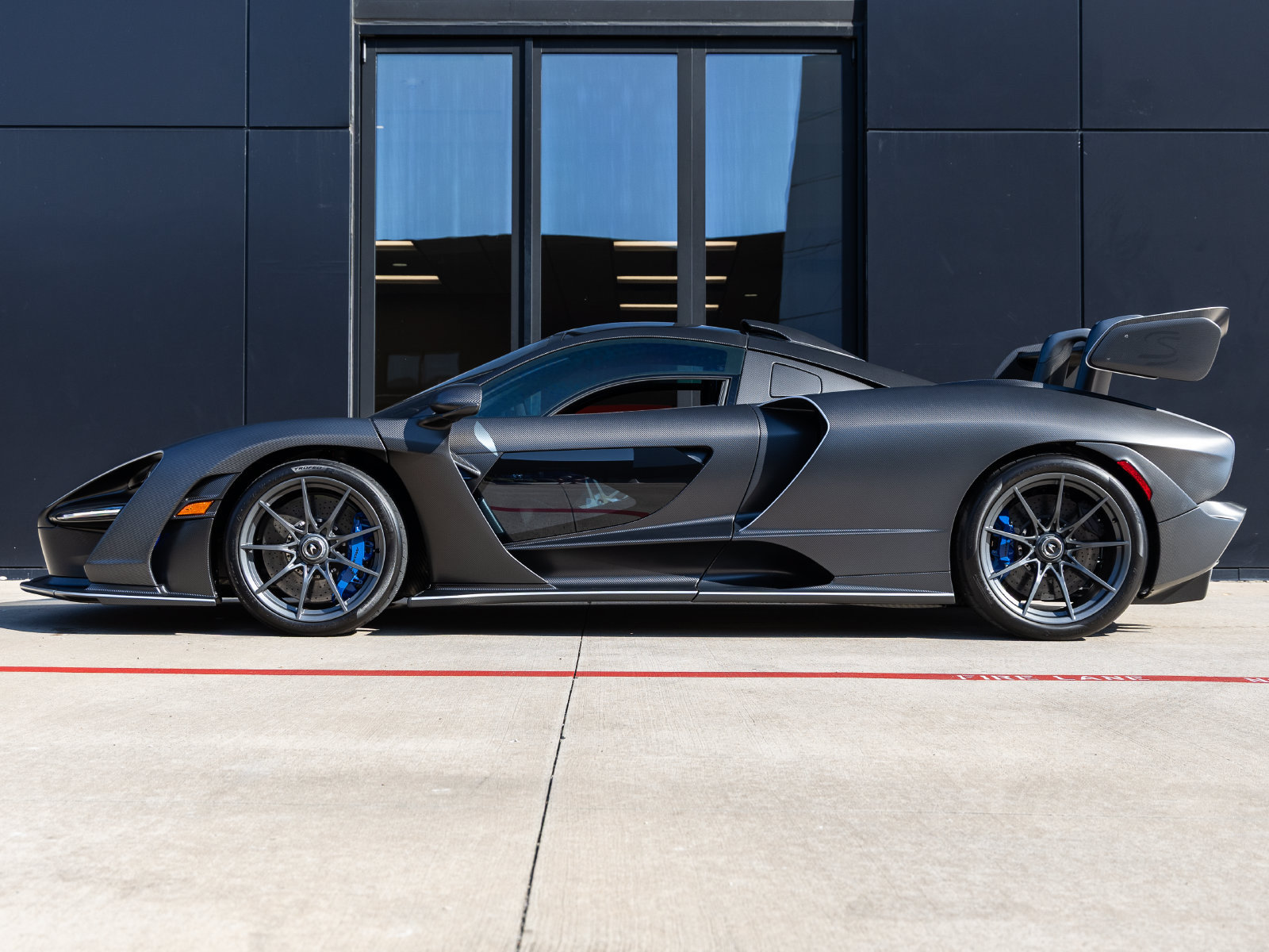 Used 2019 McLaren Senna photo 14