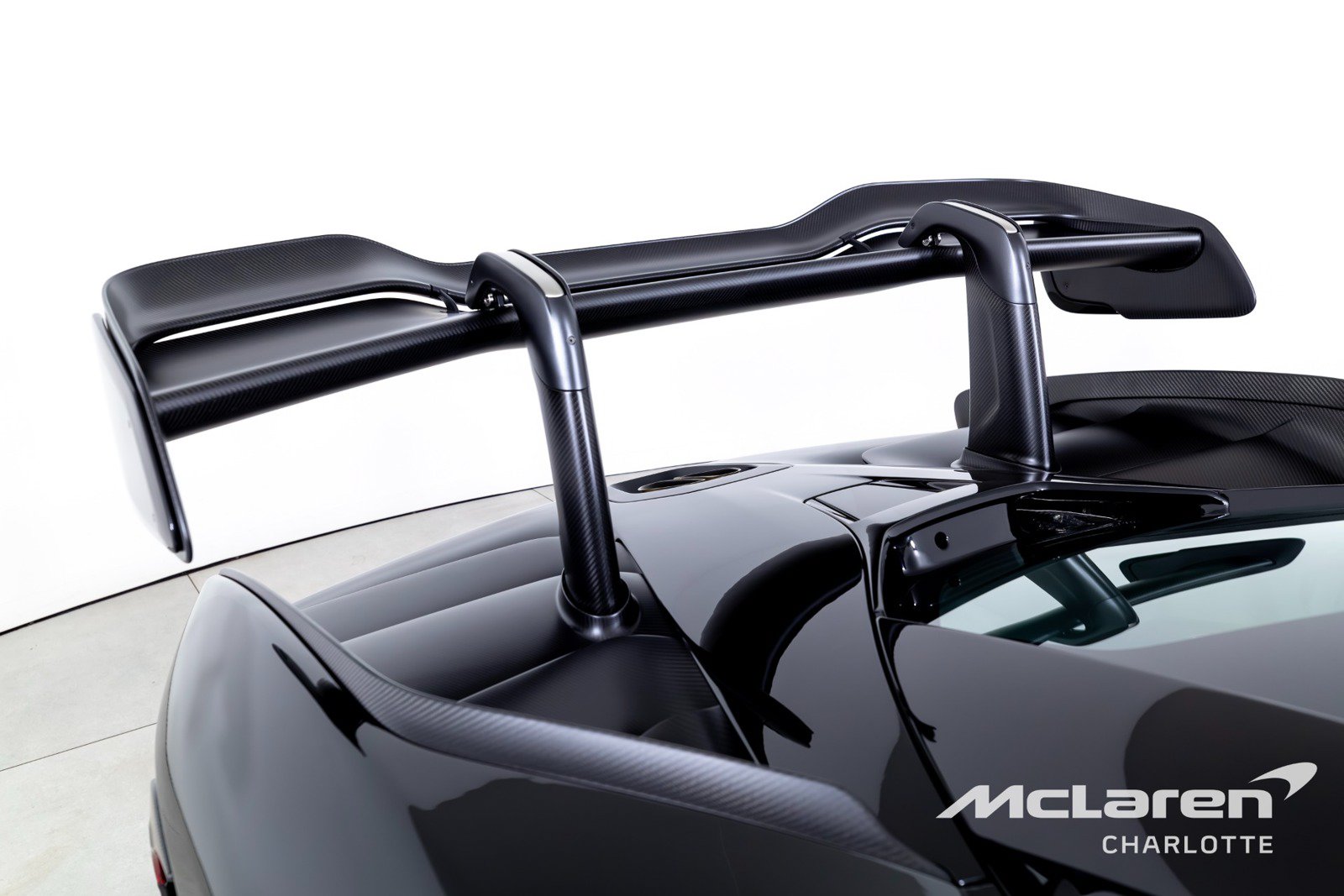 Used 2019 McLaren Senna photo 35