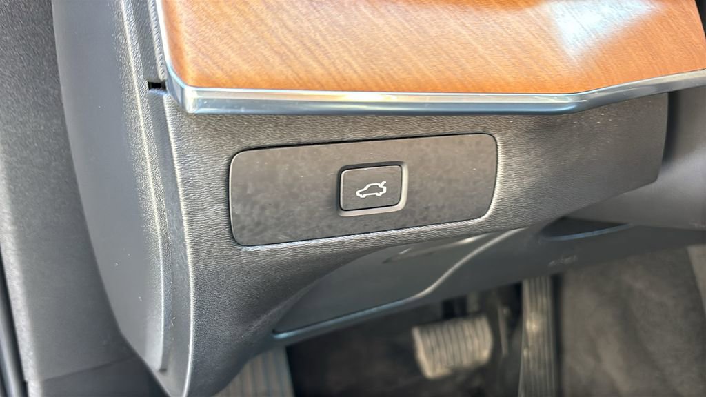 2023 Volvo Xc90 B6 Core