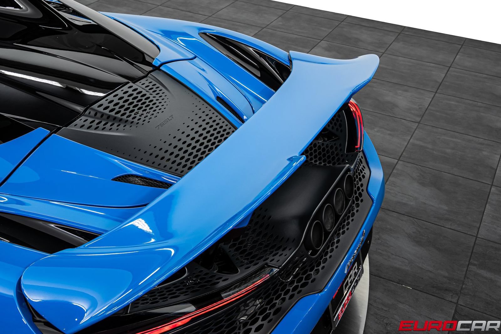Used 2022 McLaren 765LT photo 25