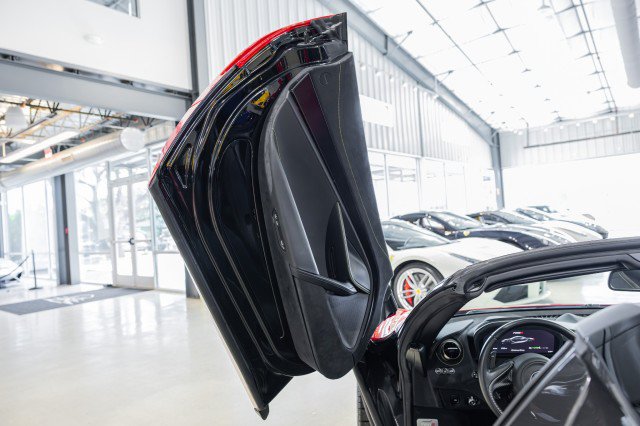 Used 2022 McLaren 720S Performance photo 28