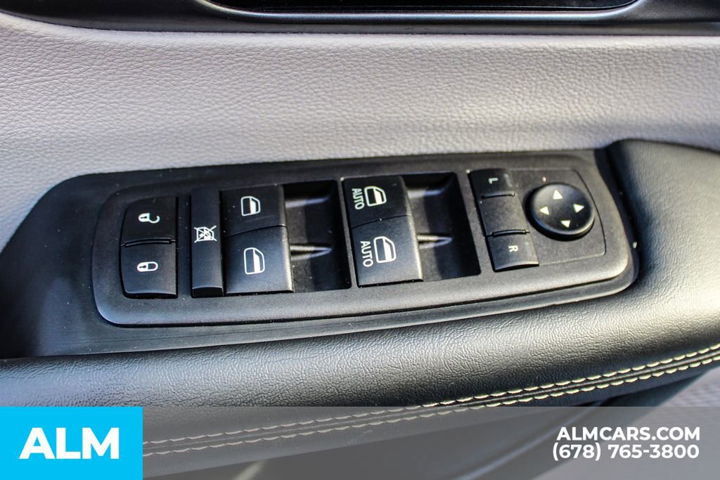 2024 Chrysler Pacifica Touring-L