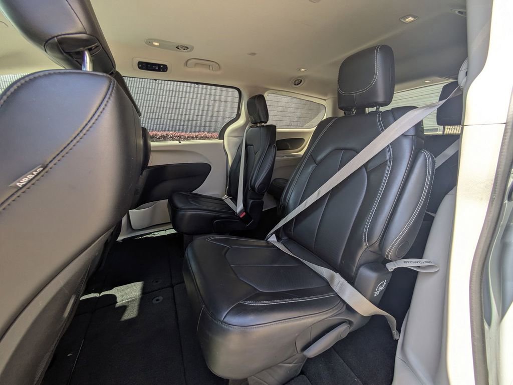 2024 Chrysler Pacifica Touring-L