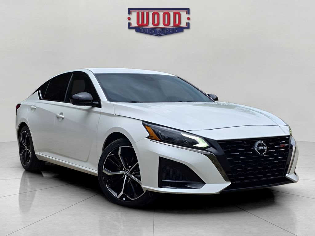 Used 2024 Nissan Altima 2.5 SR