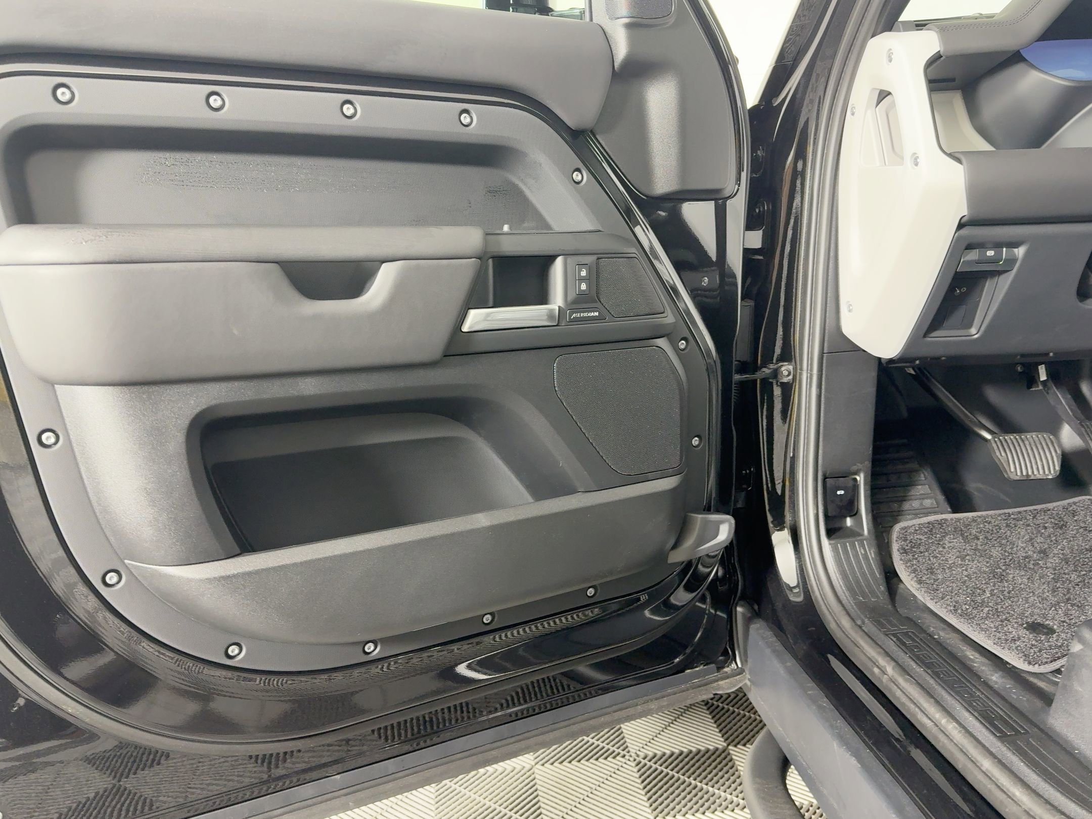 2026 Land Rover Defender 130 S