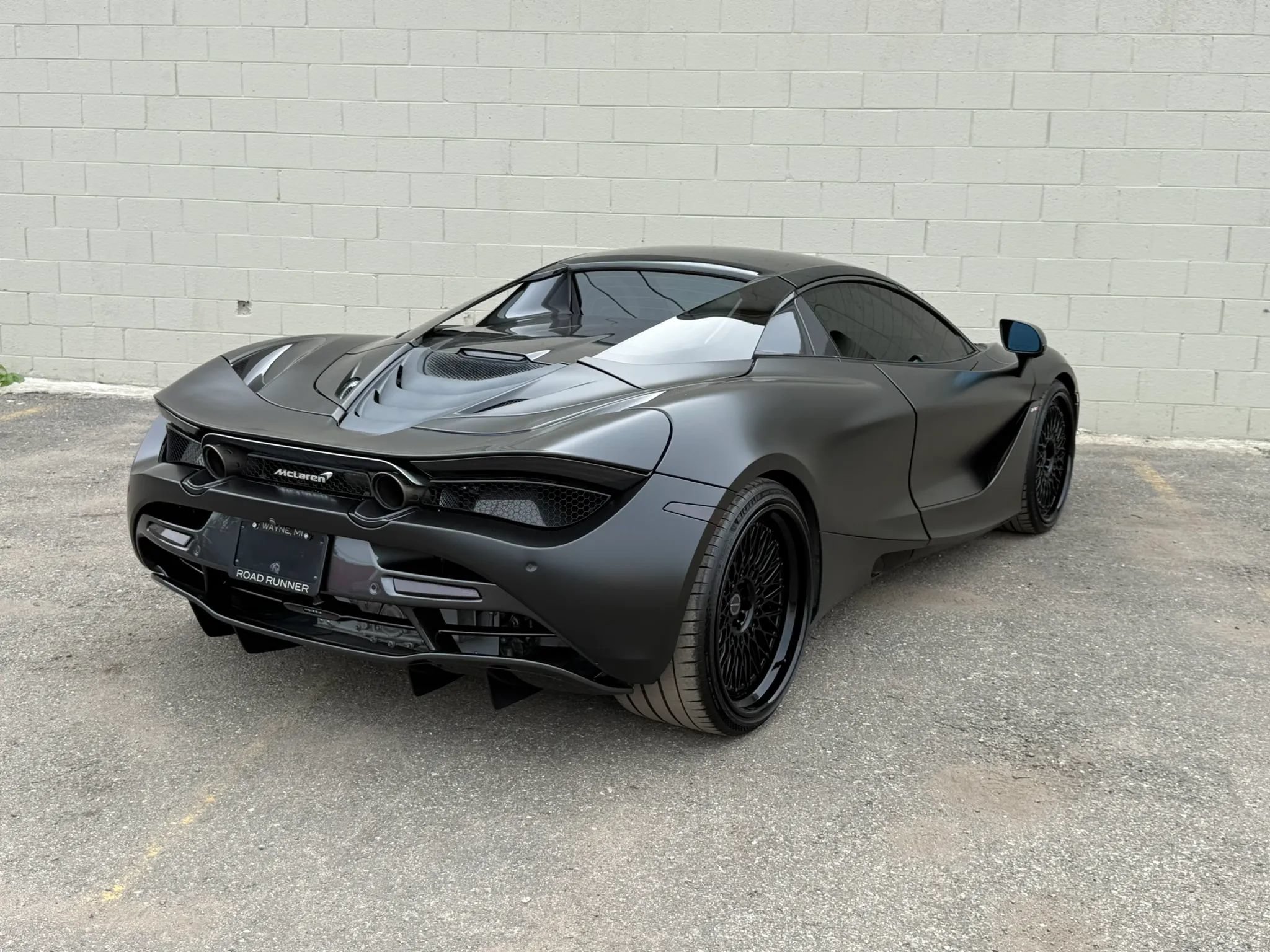 Used 2022 McLaren 720S Performance photo 16