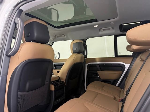 2025 Land Rover Defender 110 S