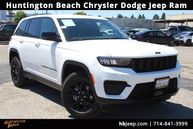 Used 2025 Jeep Grand Cherokee Altitude