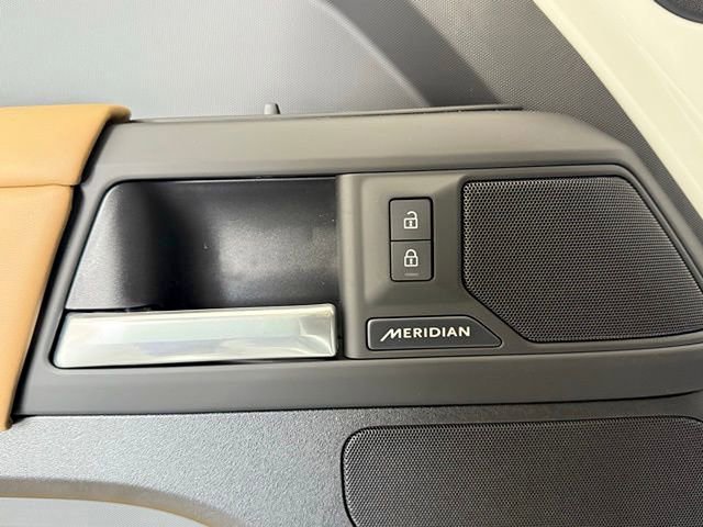 2025 Land Rover Defender 110 S