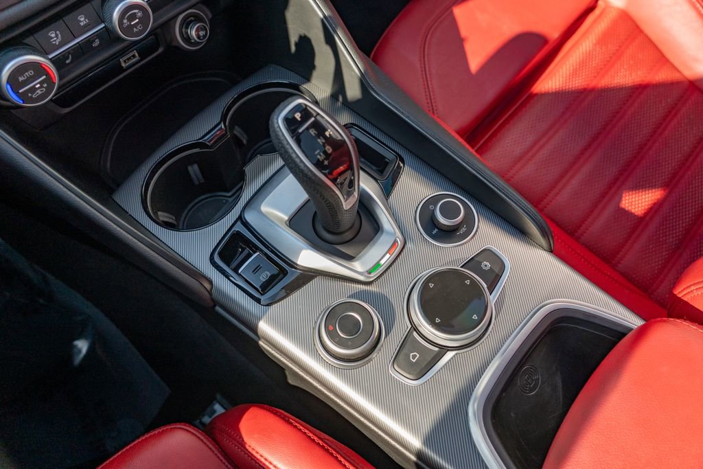 2023 Alfa Romeo Giulia Veloce