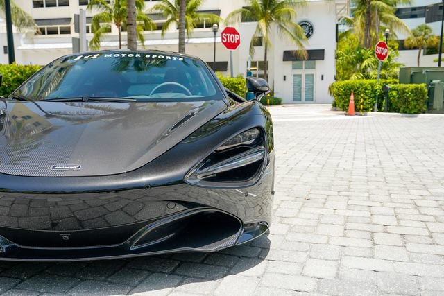 Used 2018 McLaren 720S Performance photo 9