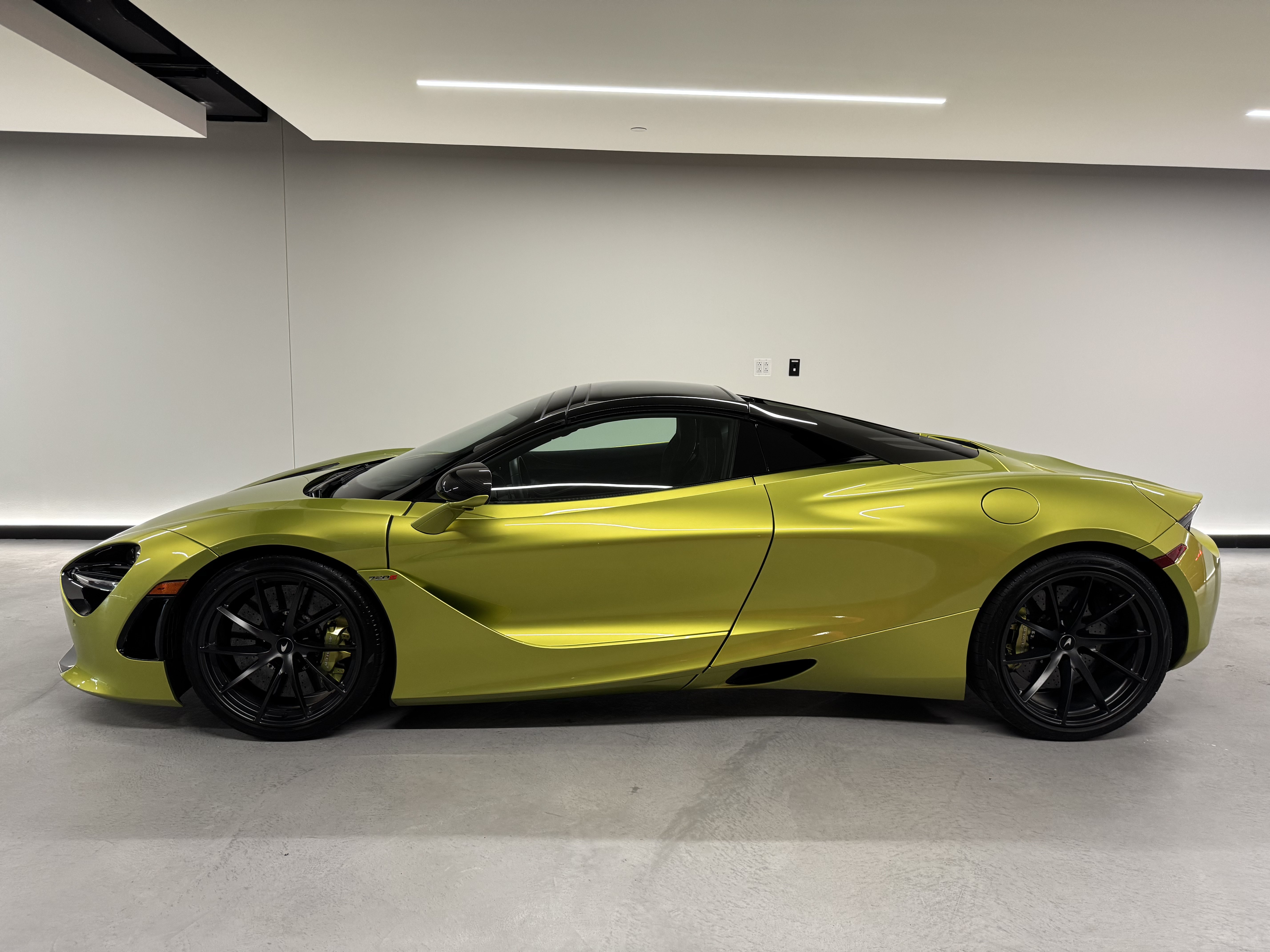 Used 2023 McLaren 720S Spider 1