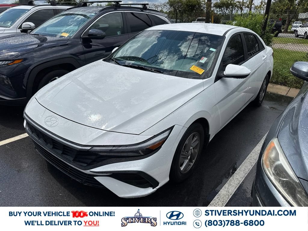 Used 2025 Hyundai Elantra SE