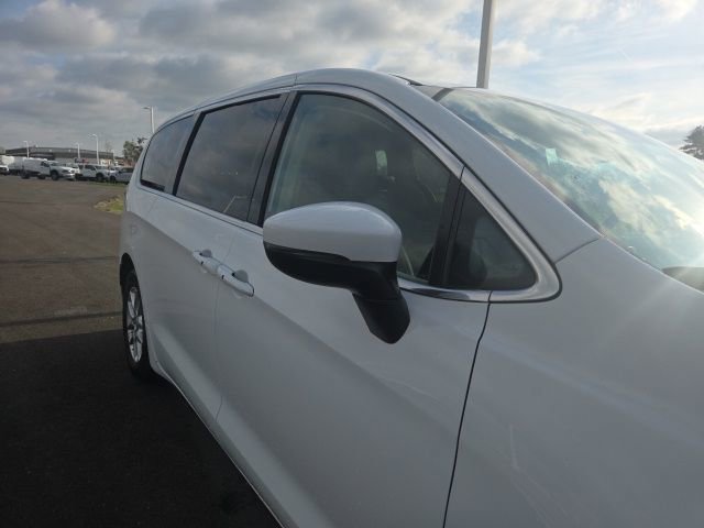 2023 Chrysler Pacifica Touring-L