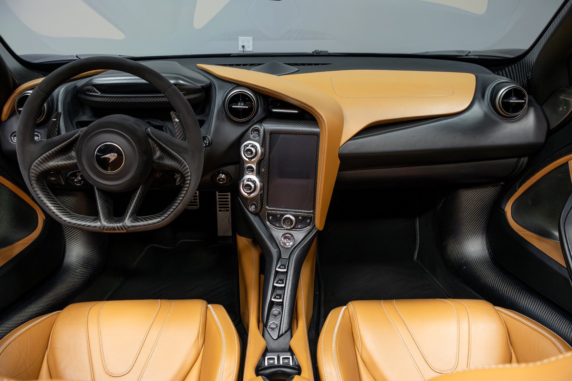 Used 2019 McLaren 720S Luxury photo 13