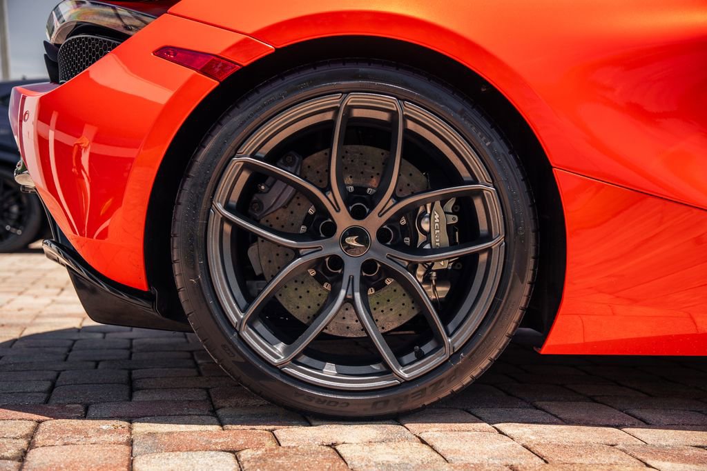 Used 2021 McLaren 720S Performance photo 13