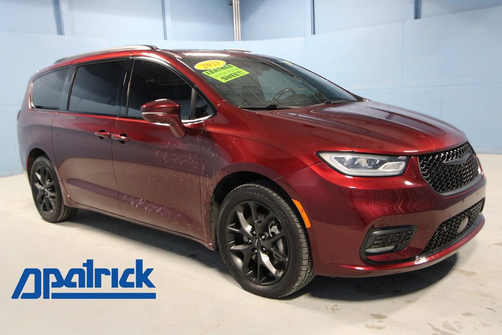 Used 2021 Chrysler Pacifica Limited w/ Uconnect Theater Family Group
