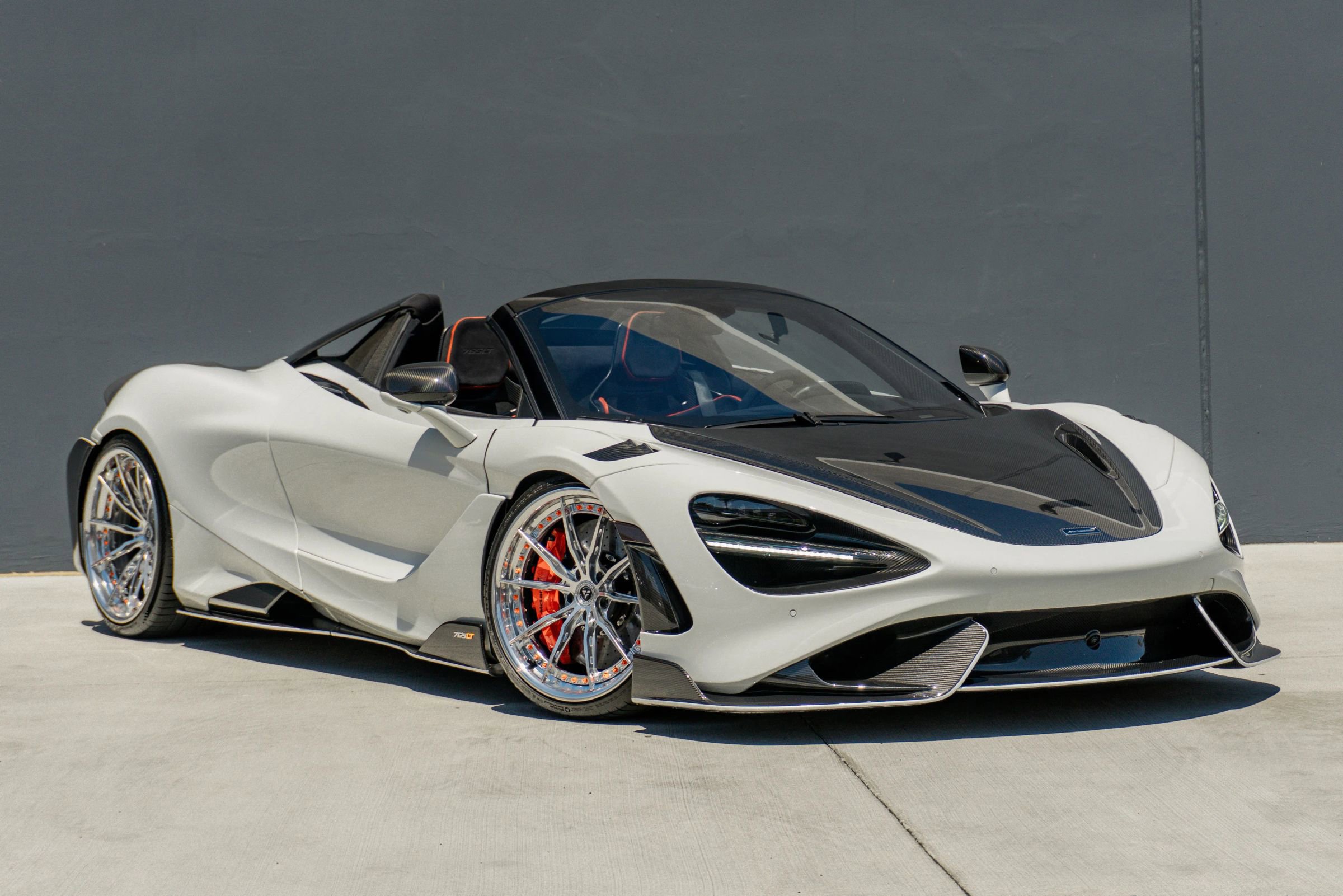 Used 2022 McLaren 765LT photo 7