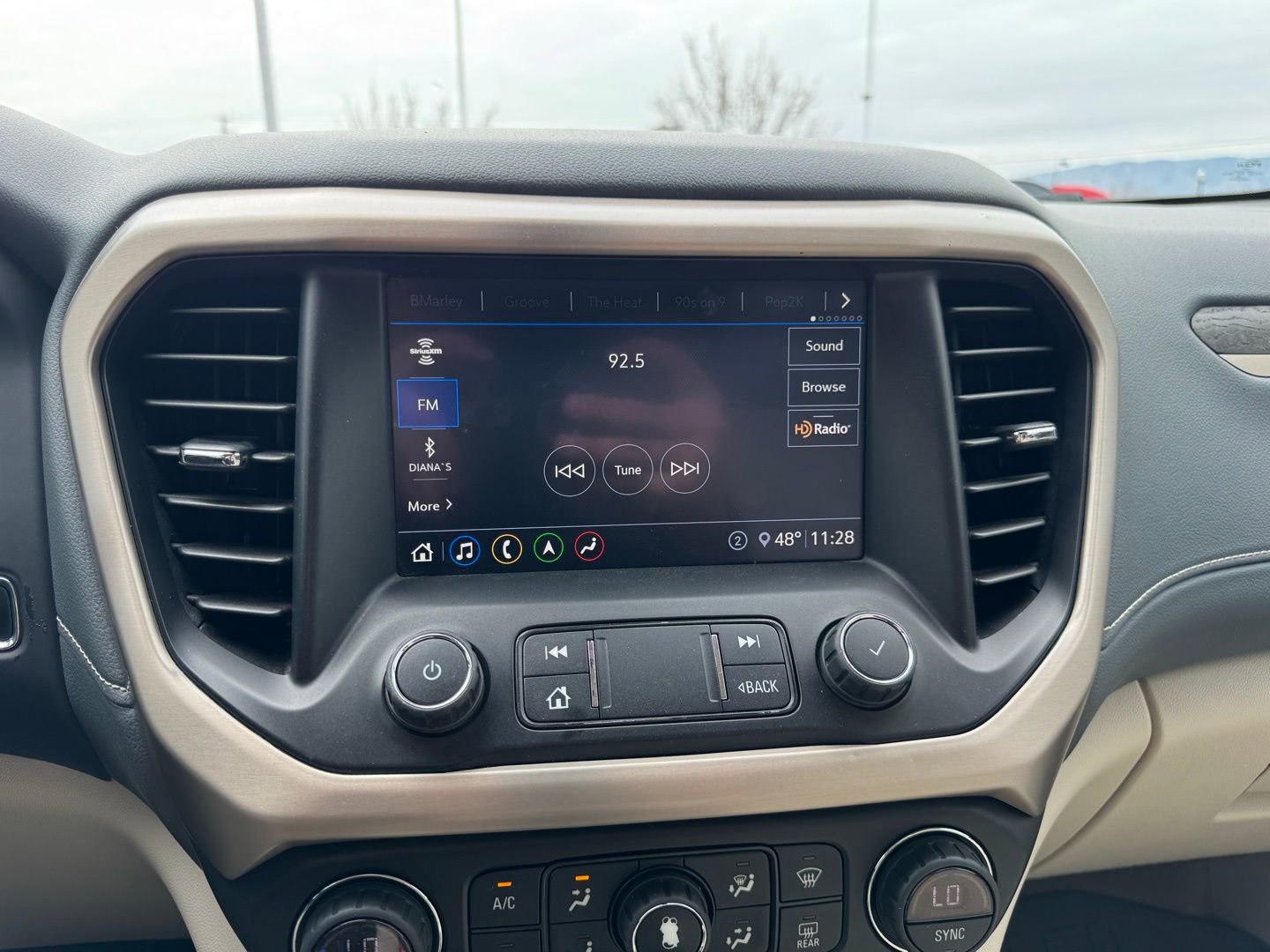 2020 GMC Acadia Denali