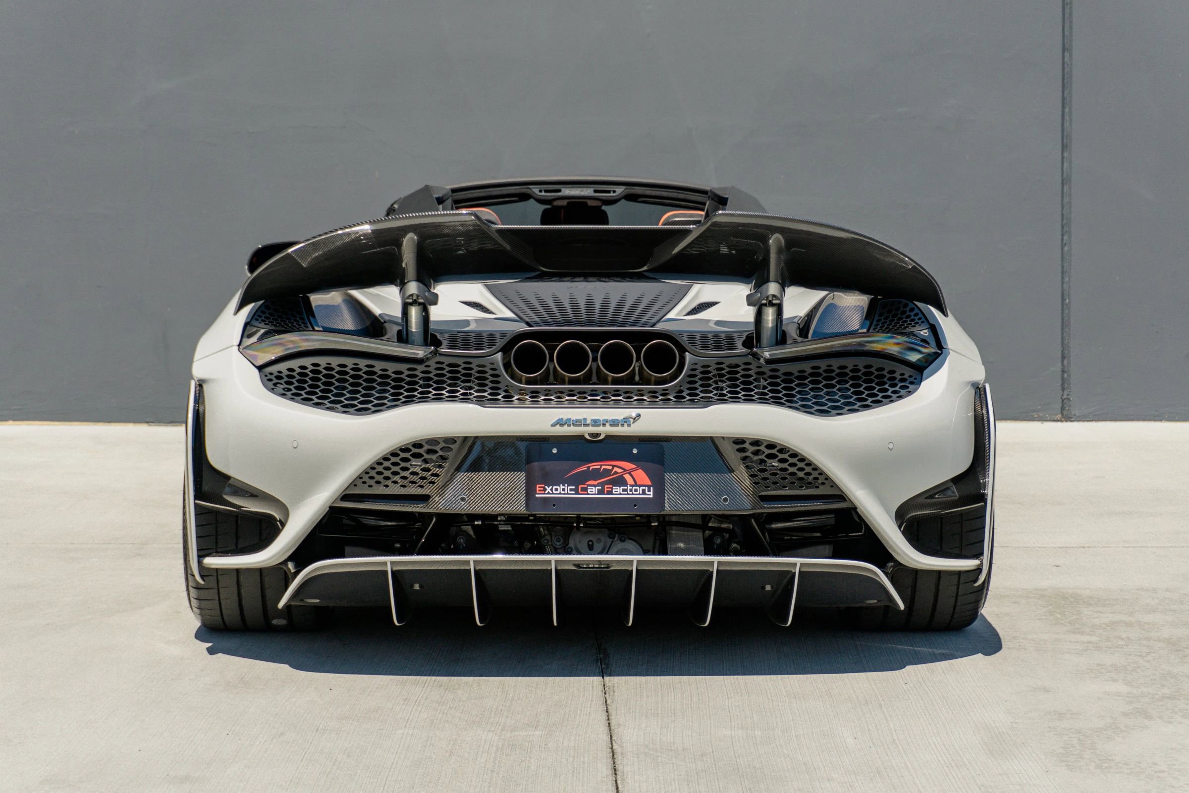 Used 2022 McLaren 765LT photo 12