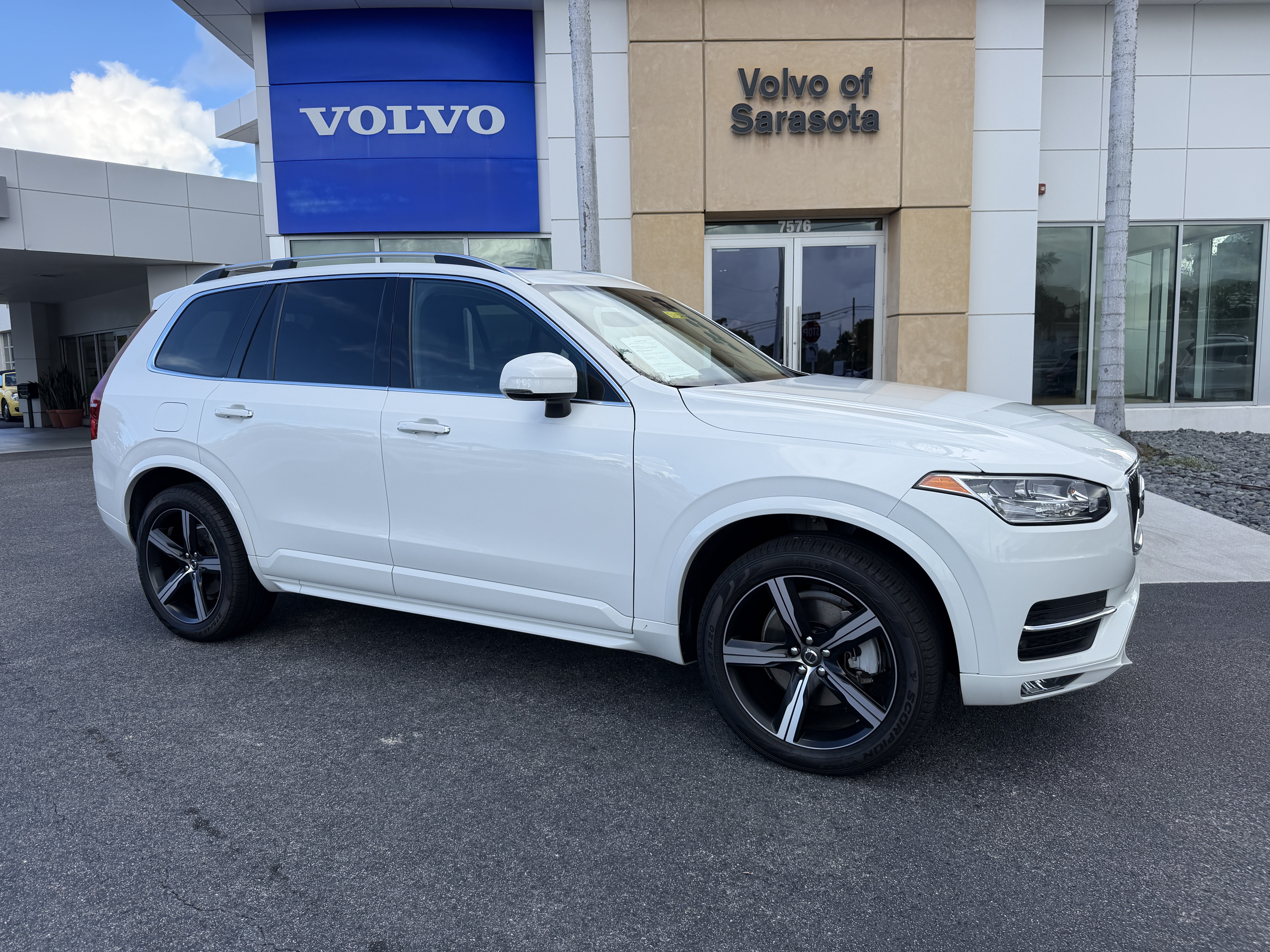 Used 2016 Volvo XC90 T6 Momentum
