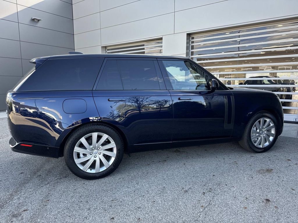 2023 Land Rover Range Rover SE