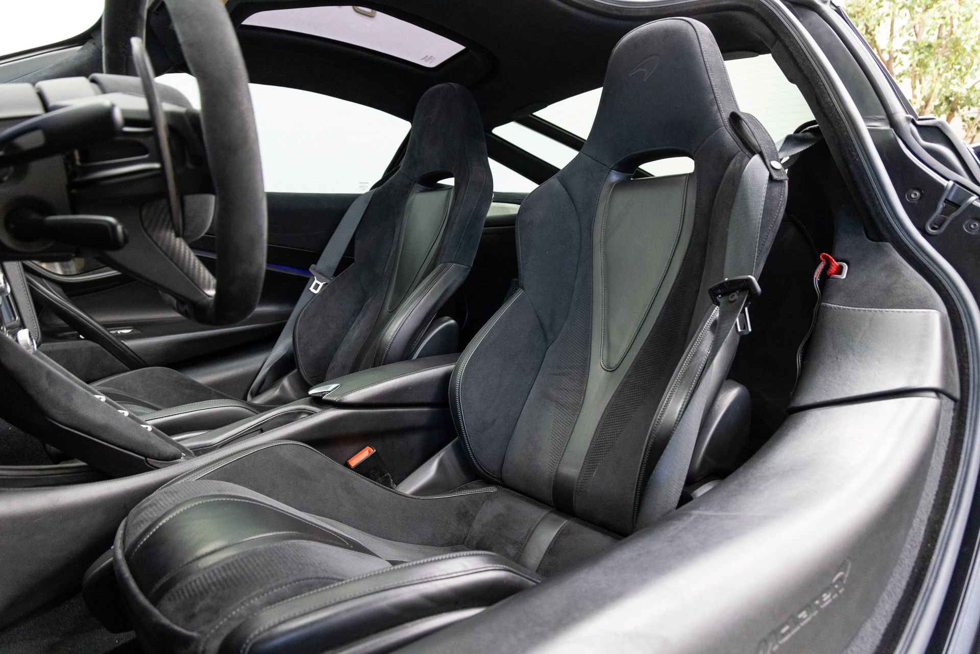 Used 2018 McLaren 720S Performance photo 19