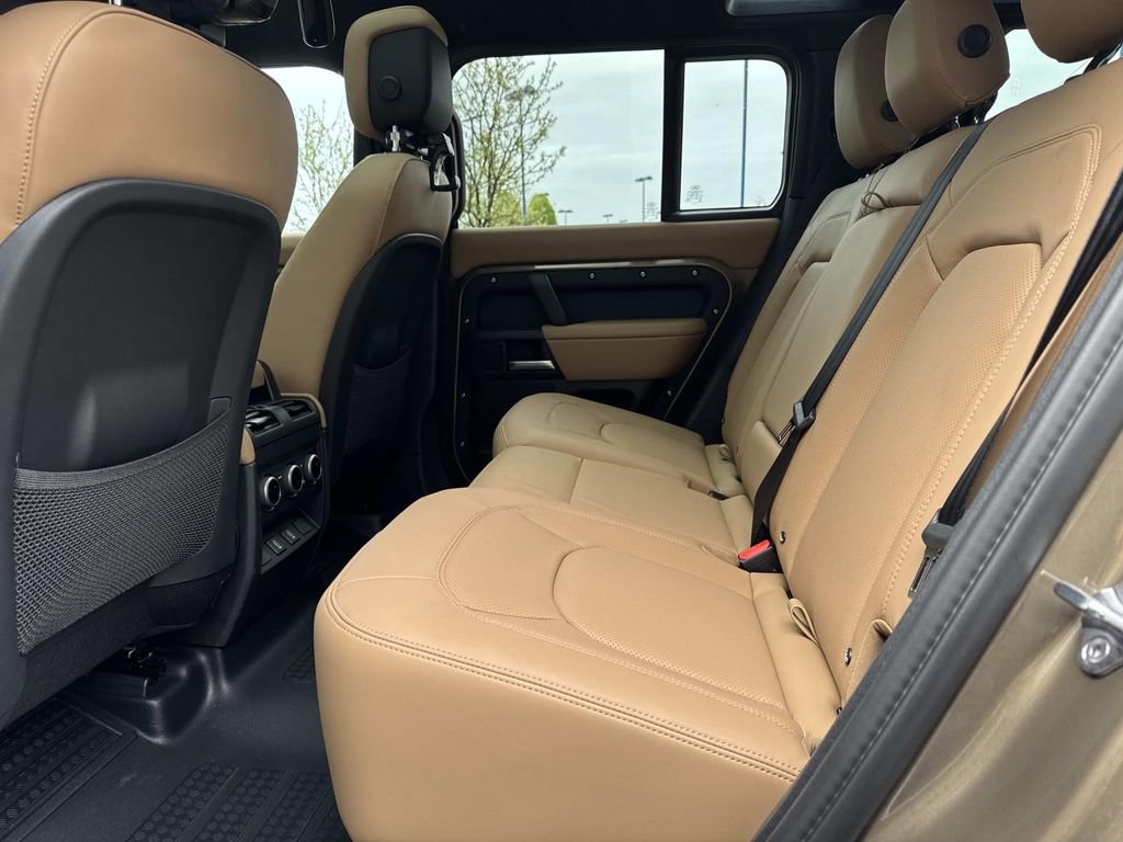 2026 Land Rover Defender 110 X-Dynamic SE