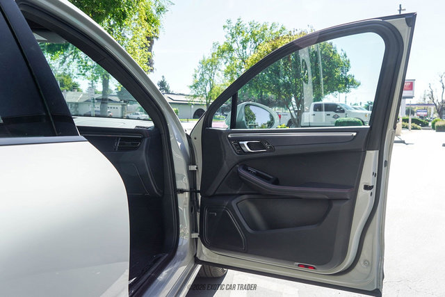 2025 Porsche Macan GTS