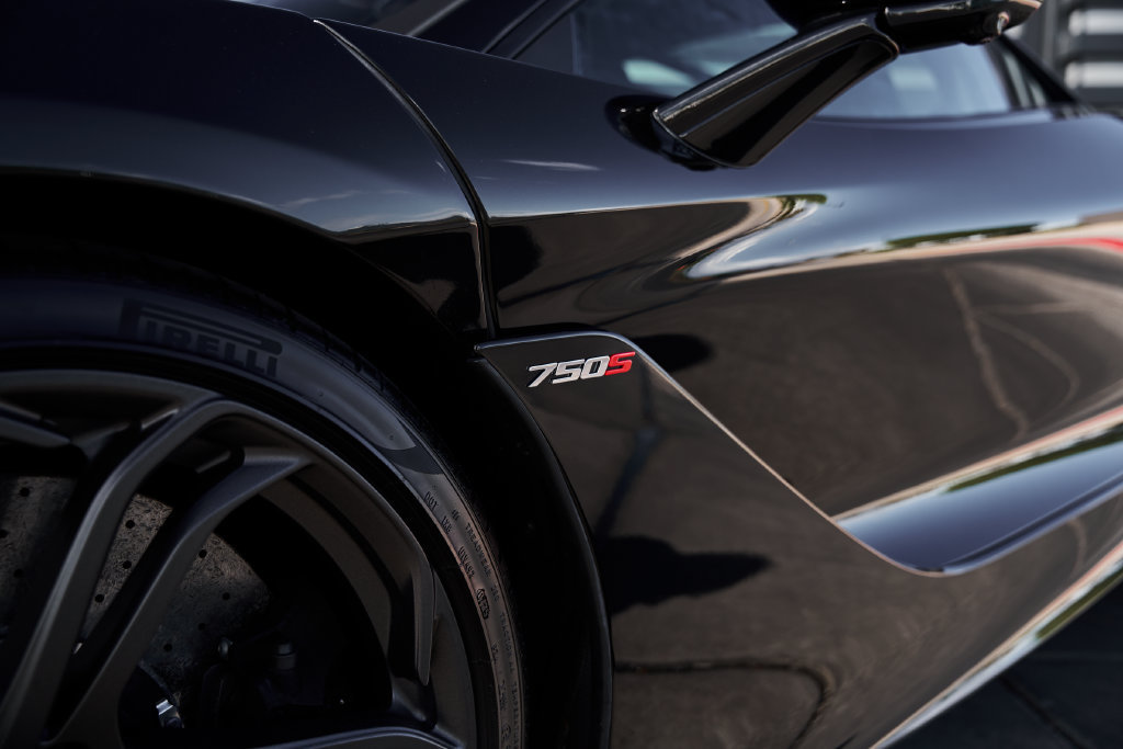 Used 2025 McLaren 750S photo 8
