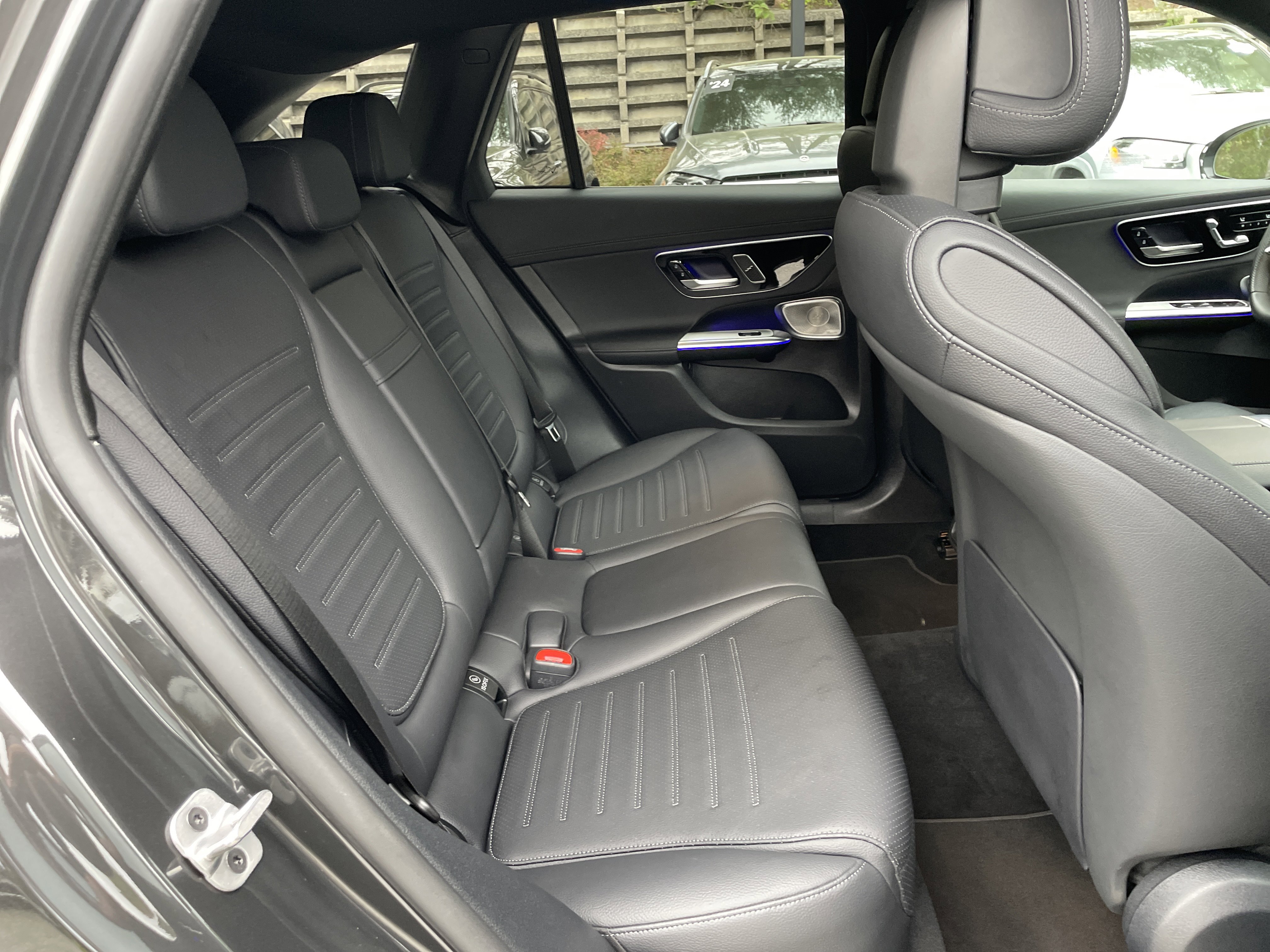 2025 Mercedes-Benz GLC 300