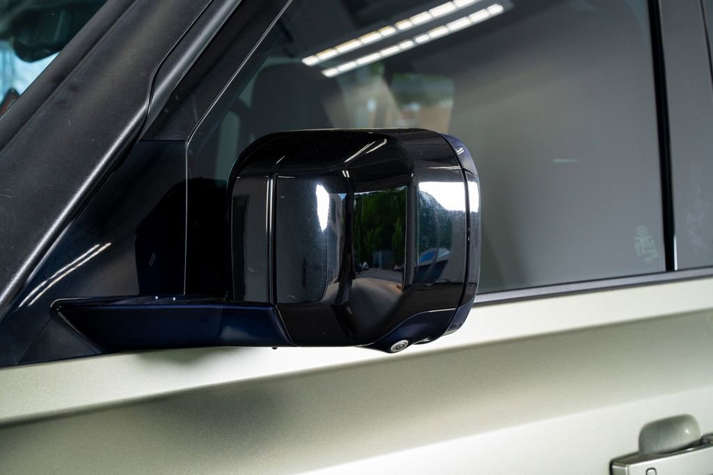 2020 Land Rover Defender 110 SE