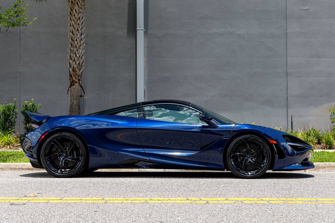 Used 2025 McLaren 750S photo 9