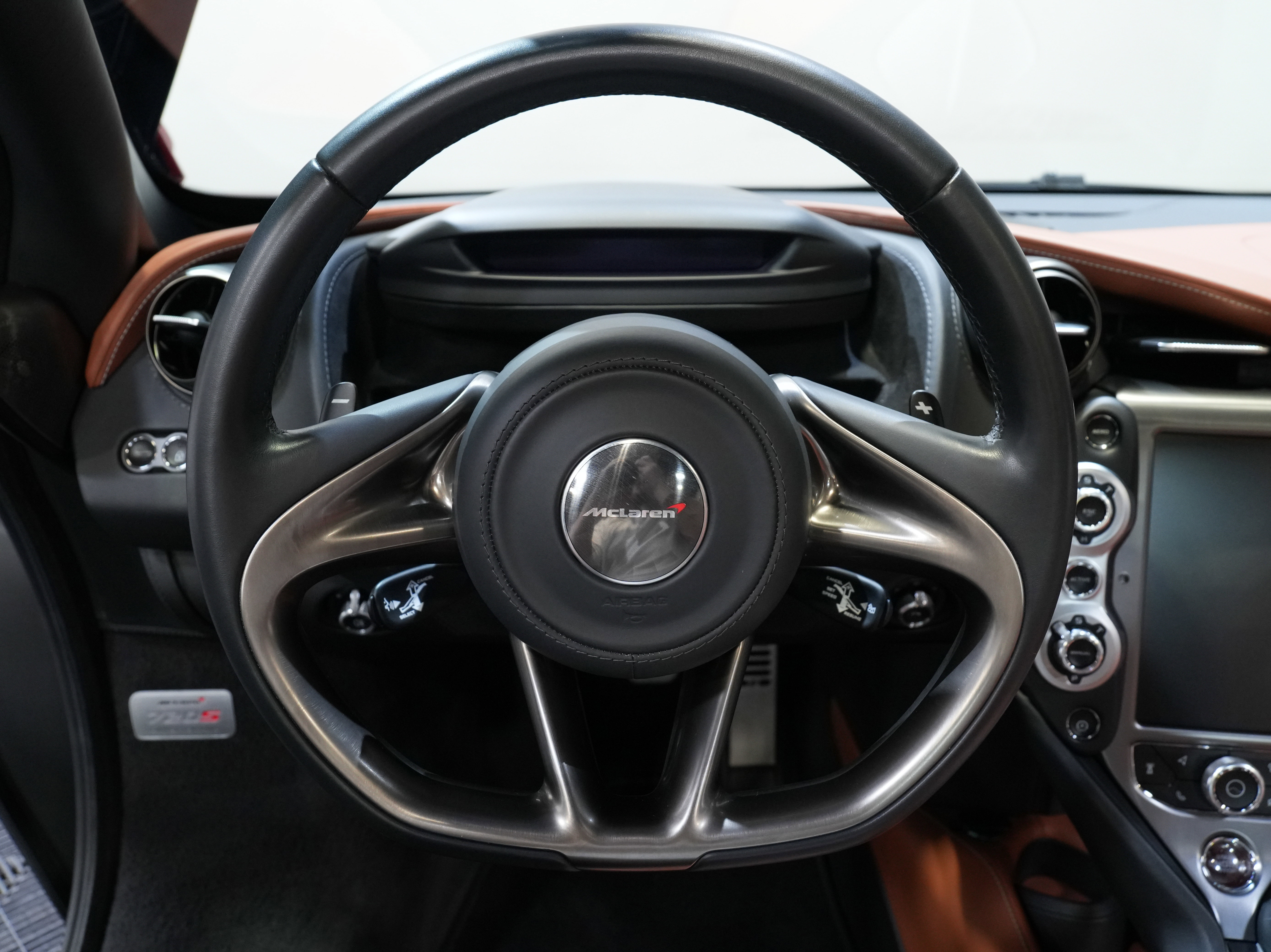 Used 2018 McLaren 720S photo 34