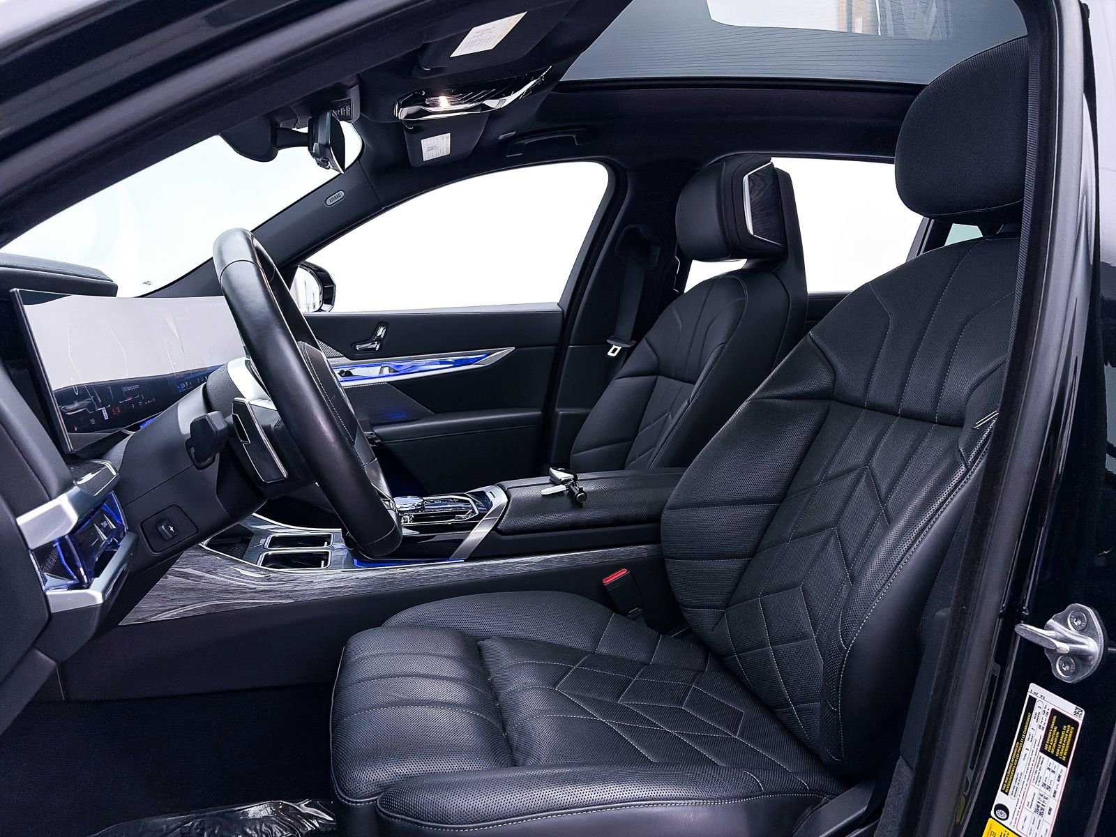 2023 BMW 760i xDrive