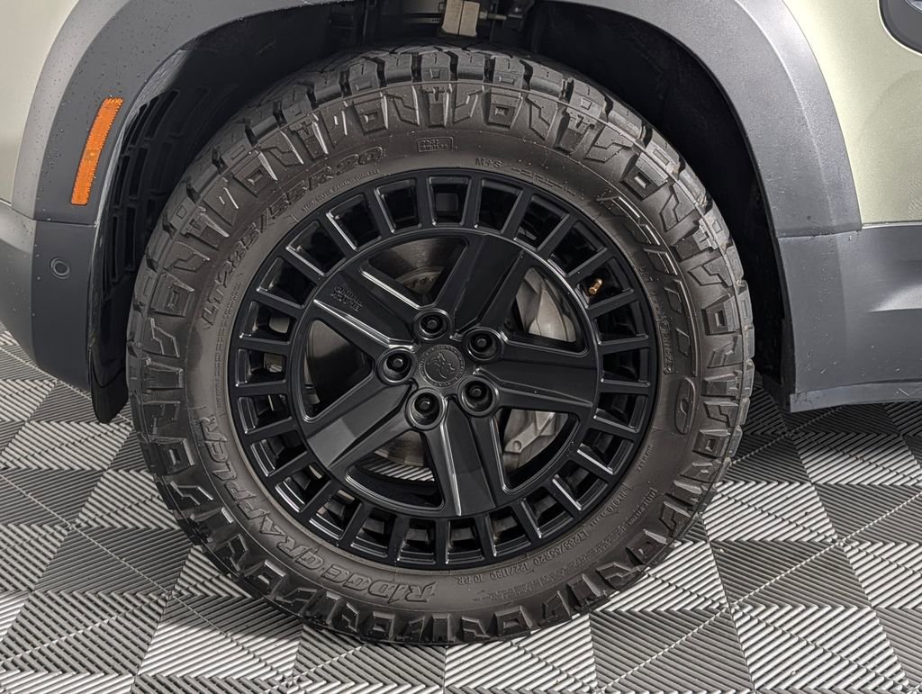 2022 Land Rover Defender 110 SE