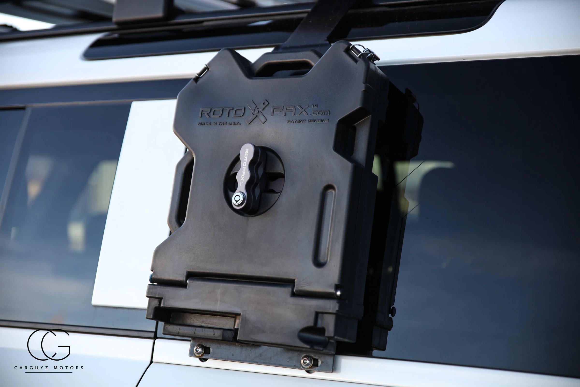 2021 Land Rover Defender 110 SE