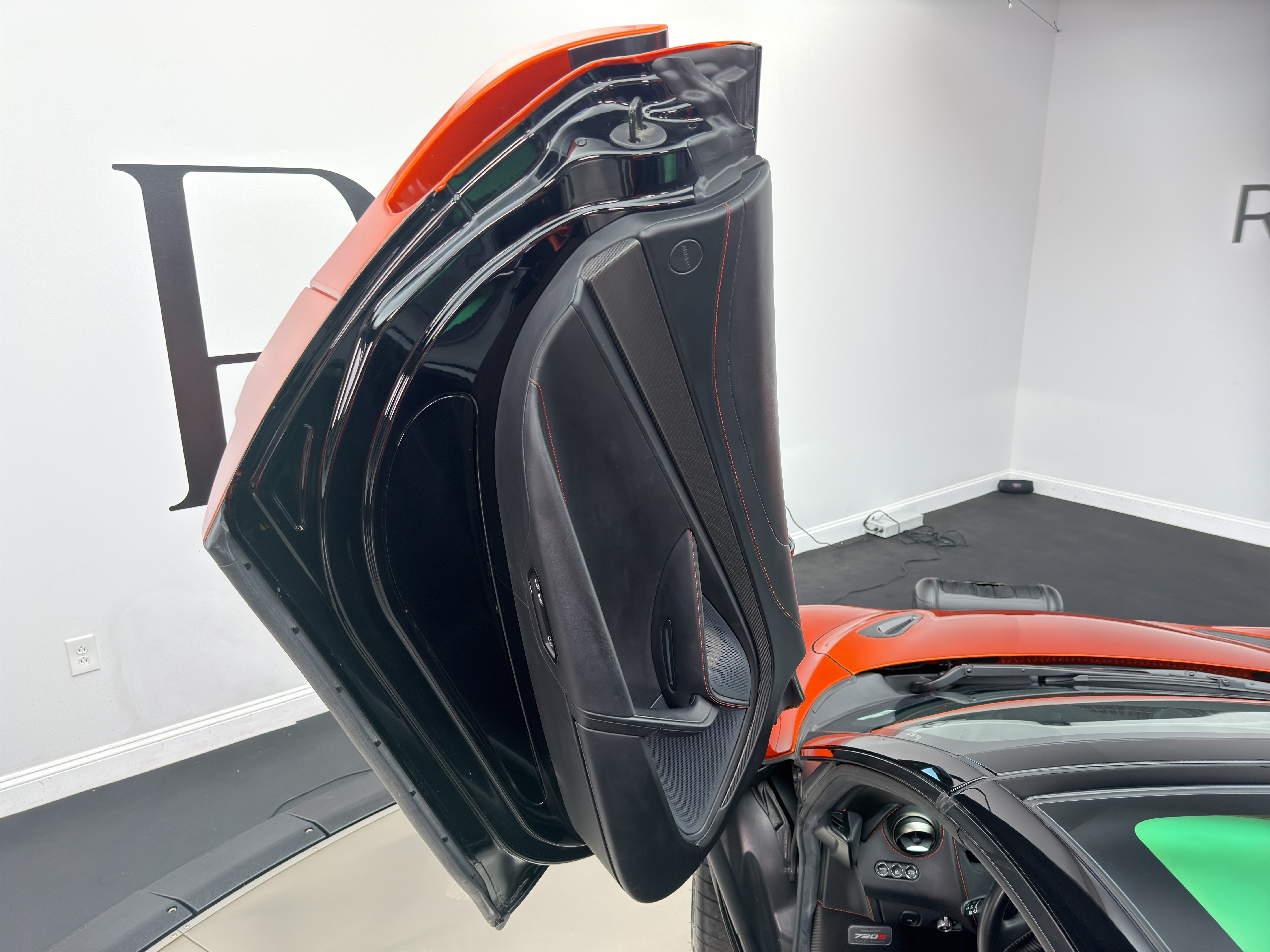 Used 2020 McLaren 720S Spider photo 22