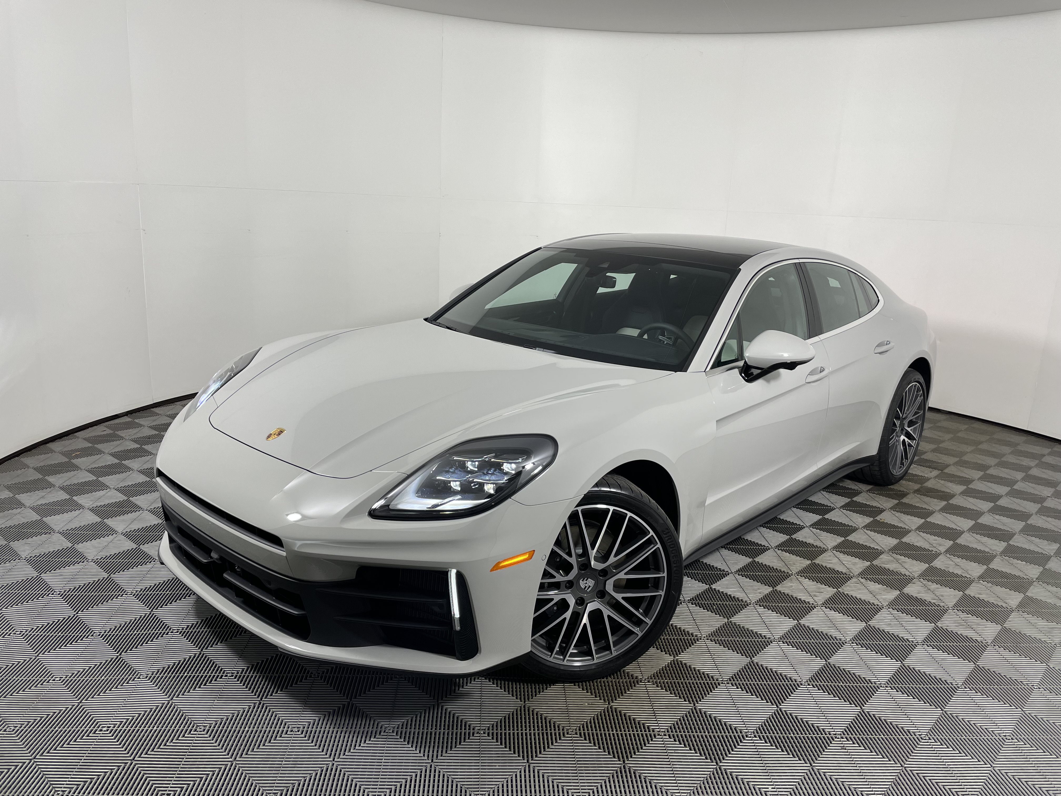 New 2026 Porsche Panamera