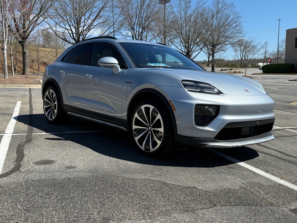 2025 Porsche Macan Electric