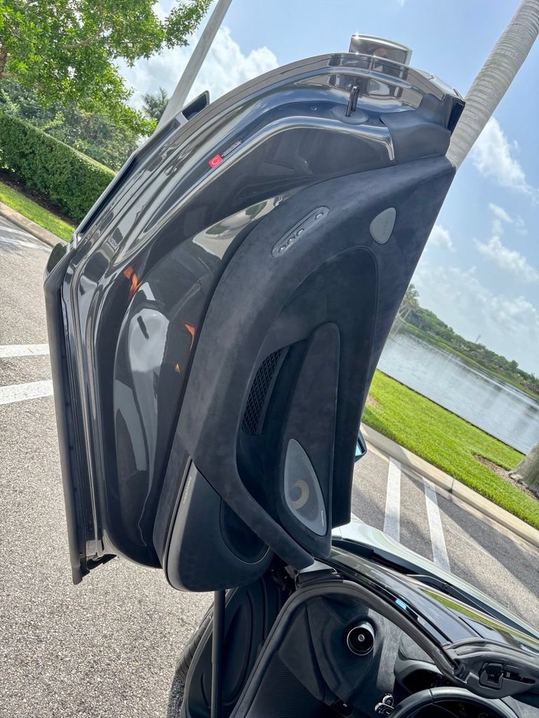 Used 2020 McLaren 600LT Spider photo 20