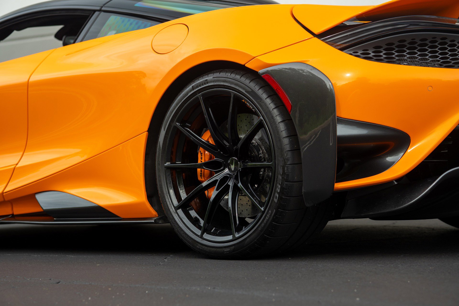 Used 2021 McLaren 765LT photo 32