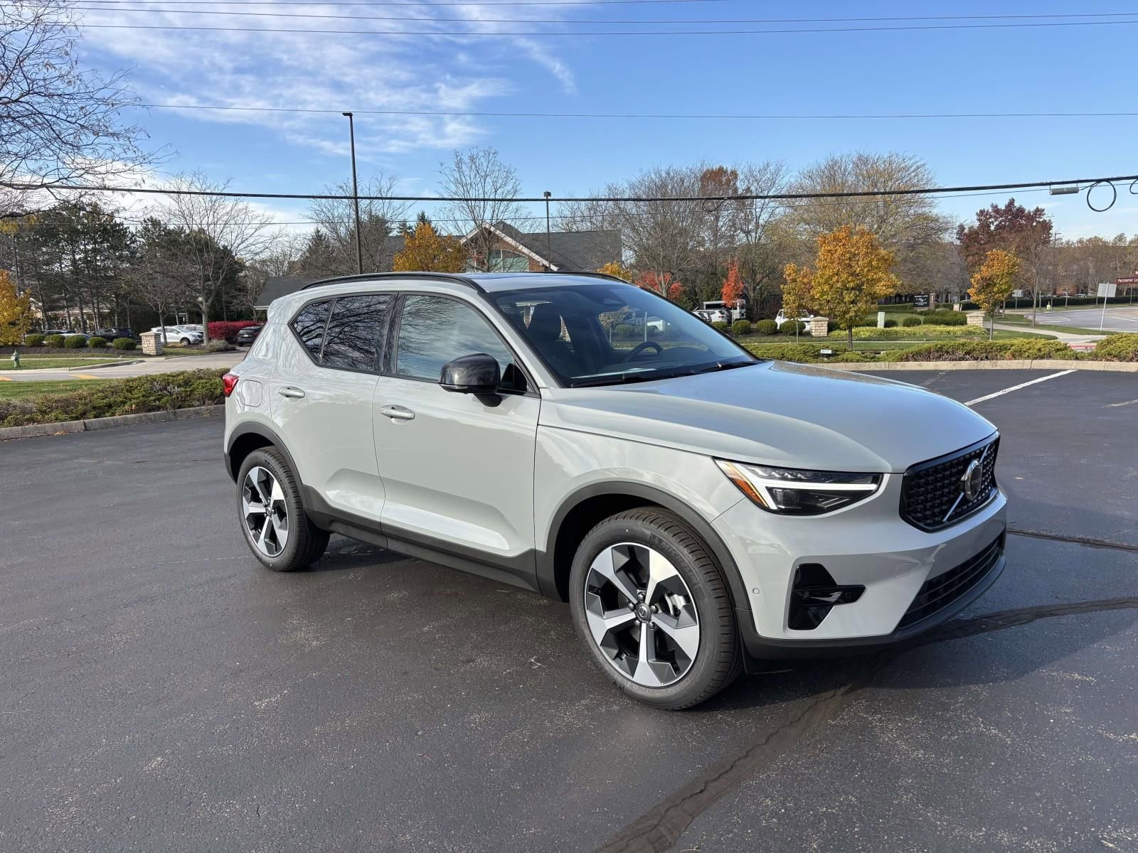 2026 Volvo Xc40 B5 Plus
