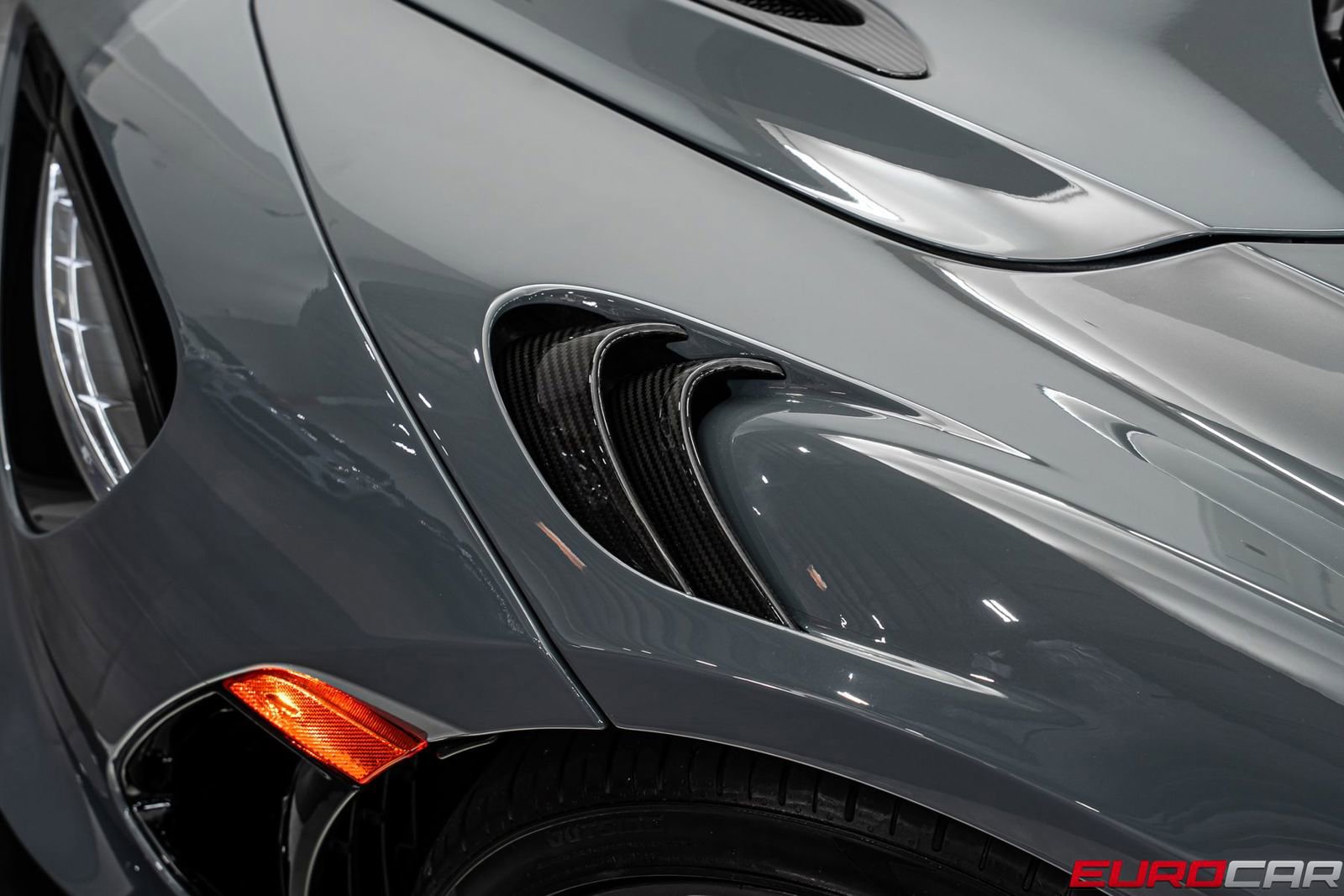 Used 2021 McLaren 765LT photo 16