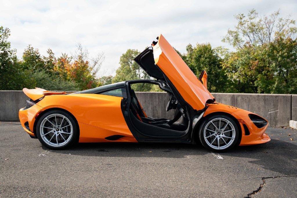 Used 2024 McLaren 750S photo 12