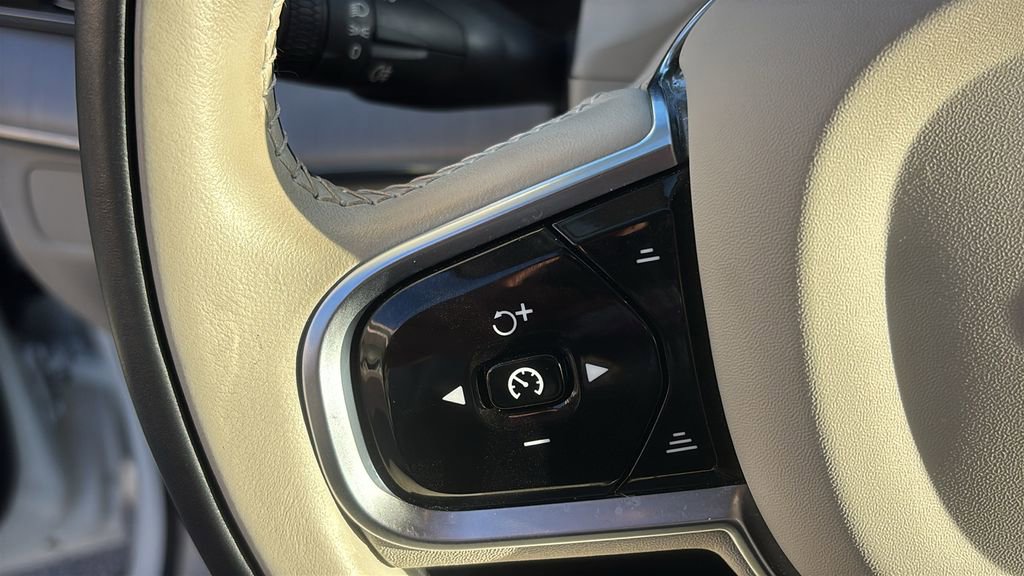 2023 Volvo Xc90 B5 Core